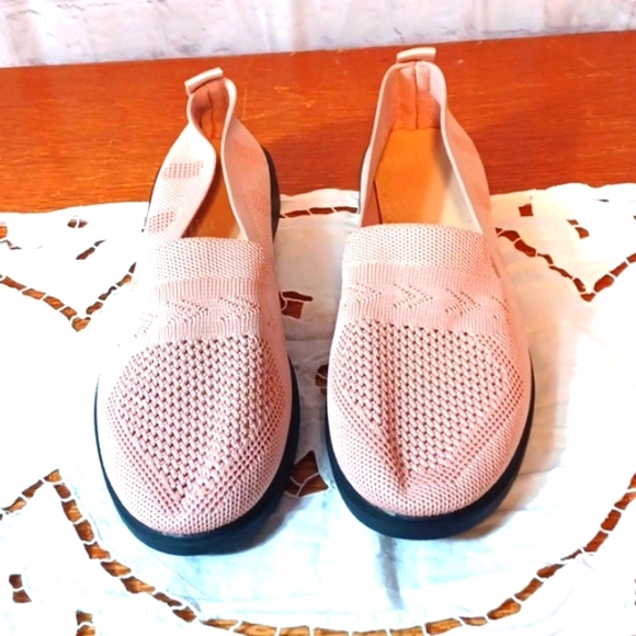 Pink Crochet Slip On Padded Insoles Flats 10 = 42 New - Picture 1 of 8